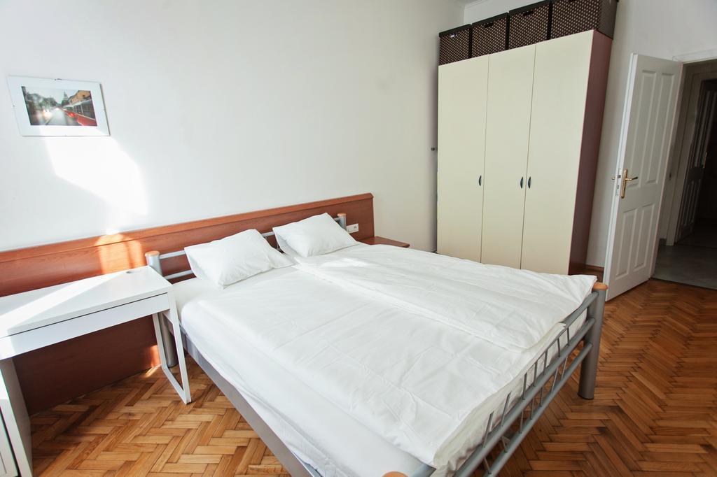 Plzenska 26 * Praga